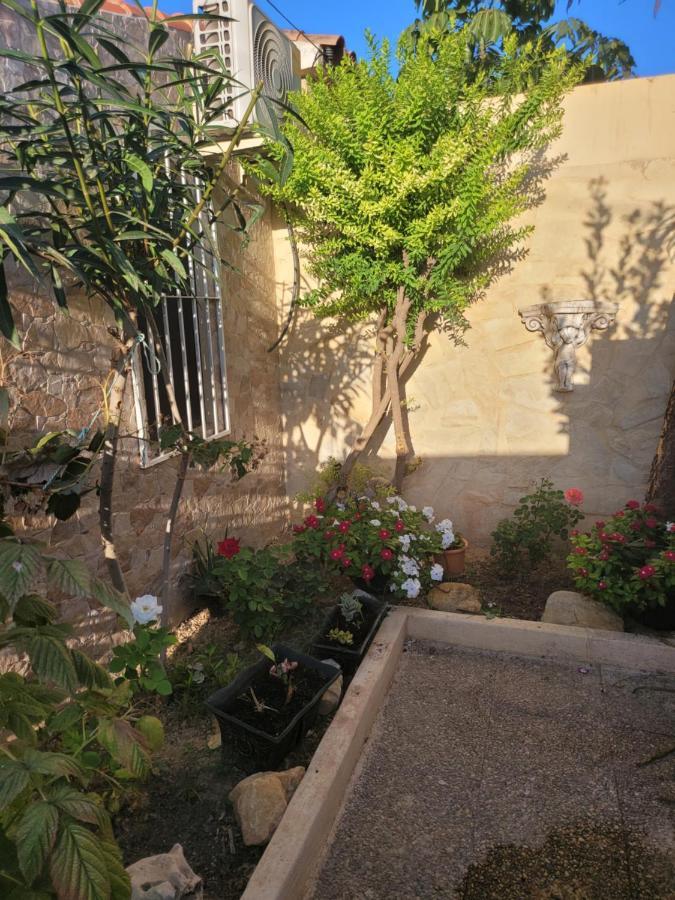 ホテル La Casa De Irina アルビール エクステリア 写真